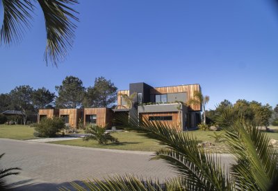 Hermosa casa en venta de 4 dormitorios en Laguna Escondida, José Ignacio.