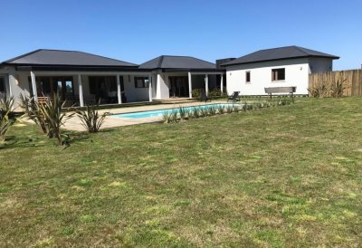 Casa en Venta de 4 Dormitorios en Pueblo Mio, Punta del Este