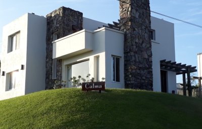 Casa de 3 dormitorios en venta en Montoya, Punta del Este.