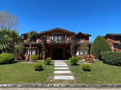 Hermosa casa a la venta en Punta del Este.