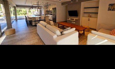 Casa en Venta de 3 Dormitorios en Burnett, Punta del Este