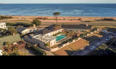 Hermosa casa en venta frente al mar, Punta del Este.