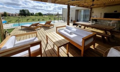 Hermosa casa en venta en barrio privado El Quijote, Punta del Este.