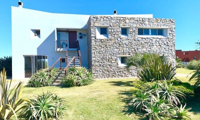 Casa en venta de 3 dormitorios en Manantiales, Punta del Este.