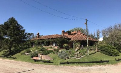 Casa de 3 dormitorios en venta en La Barra, Punta del Este.