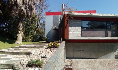 Hermosa casa en venta de 2 dormitorios en Rincón del Indio, Punta del Este.