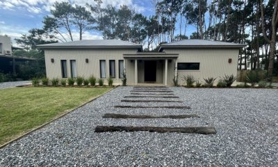 Casa en Venta de 3 Dormitorios en Barrio Privado Laguna Blanca, Punta del Este