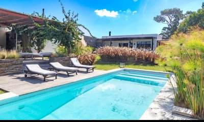 Espectacular casa en venta en Jardines de Cordoba, Punta del Este.