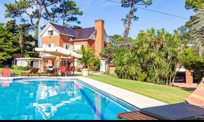 Venta de casa de 6 dormitorios en Mansa, Punta del Este.