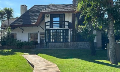 Casa en Venta de 4 Dormitorios ubicada en Pinares, Punta del Este