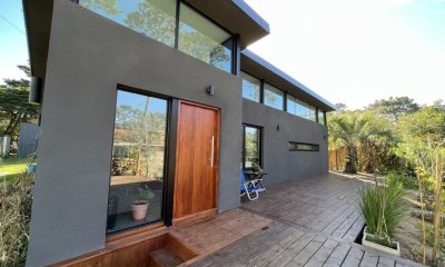 Casa en venta de 2 dormitorios en suite en Punta del Este.