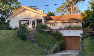 Casa en venta de 2 dormitorios en Pinares, Punta del Este.