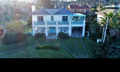 Excelente casa en venta a dos cuadras del mar, Punta del Este.