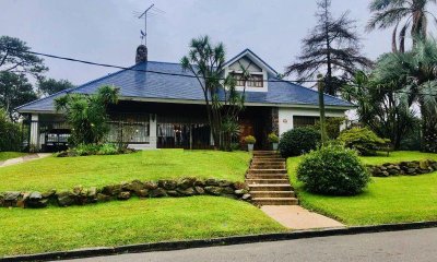 Casa en venta de 2 dormitorios en Mansa, Punta del Este.