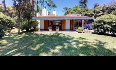 Casa en venta de 3 dormitorios, Golf-Punta del Este.