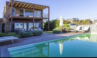 Casa de 3 dormitorios en venta en Manantiales, Punta del Este.