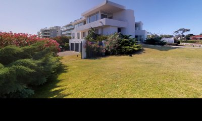 Casa en venta de 5 dormitorios en Mansa, Punta del este.