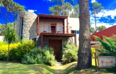 Casa en venta de 3 dormitorios en Montoya, Punta del Este.