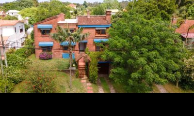 Casa de 5 dormitorios en venta en Pinares, Punta del Este.