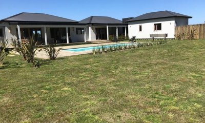 Casa en Venta de 4 Dormitorios en Pueblo Mio, Punta del Este