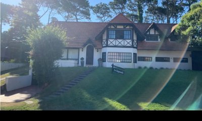 Casa de 4 dormitorios en venta en Lugano, Punta del Este.