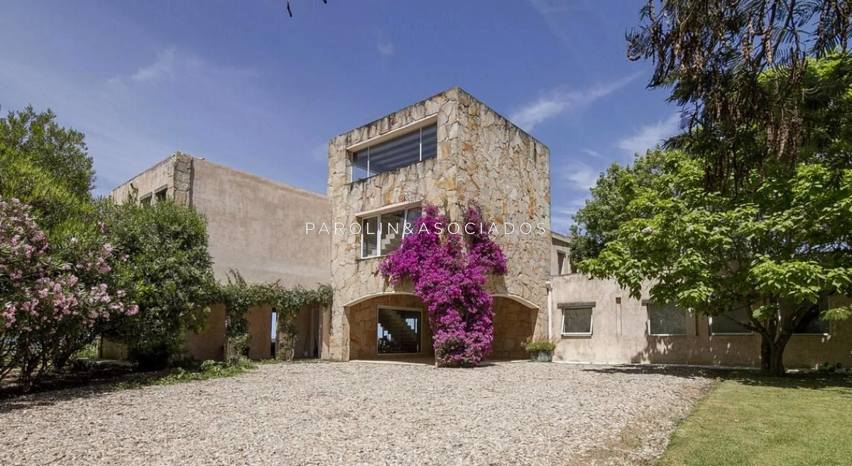 Chacra en Venta de 8 Dormitorios en Manantiales, Punta del Este