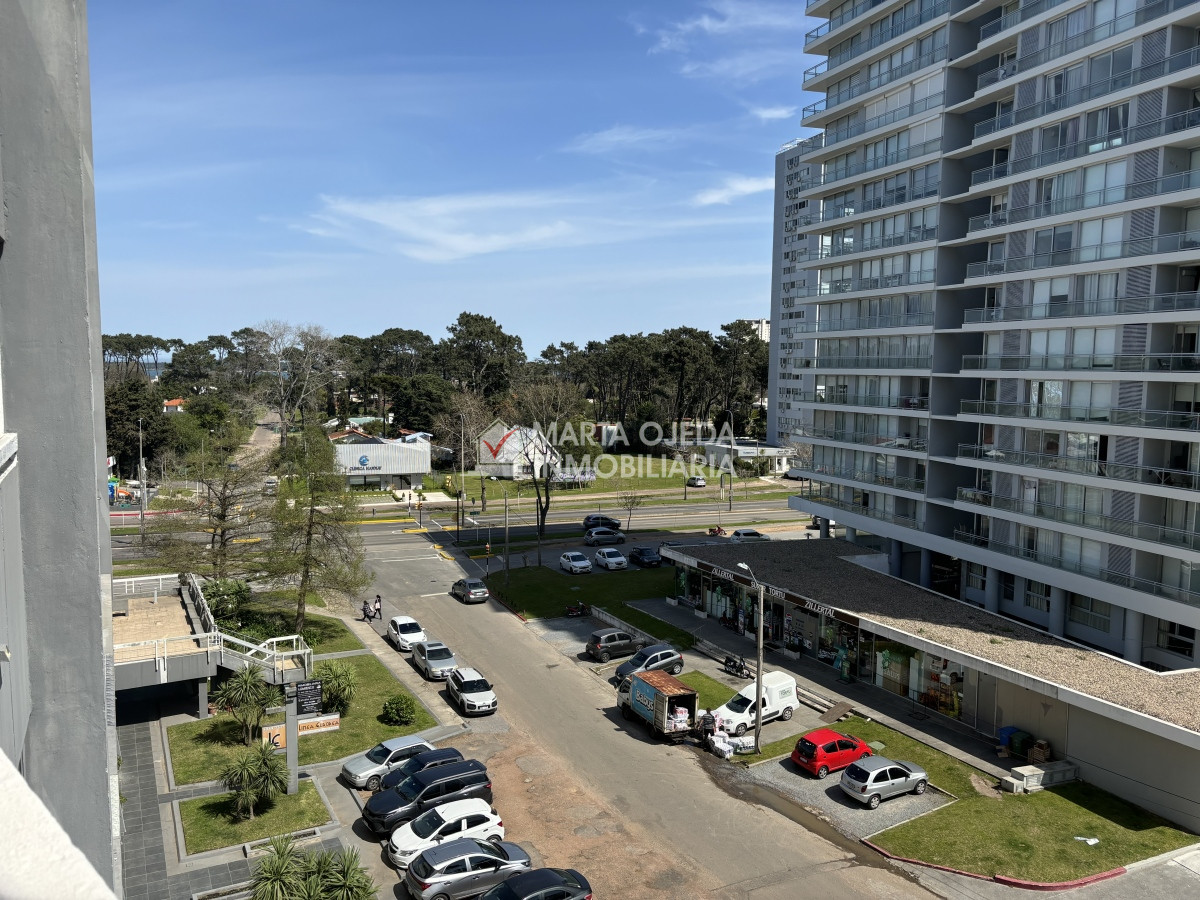 Apartamento ID.40962 - VENTA TORRE ANTARES RECICLADO MUY BUENA ORIENTACION