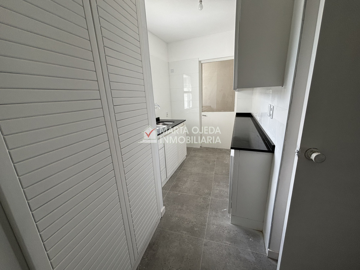 Apartamento ID.40962 - VENTA TORRE ANTARES RECICLADO MUY BUENA ORIENTACION