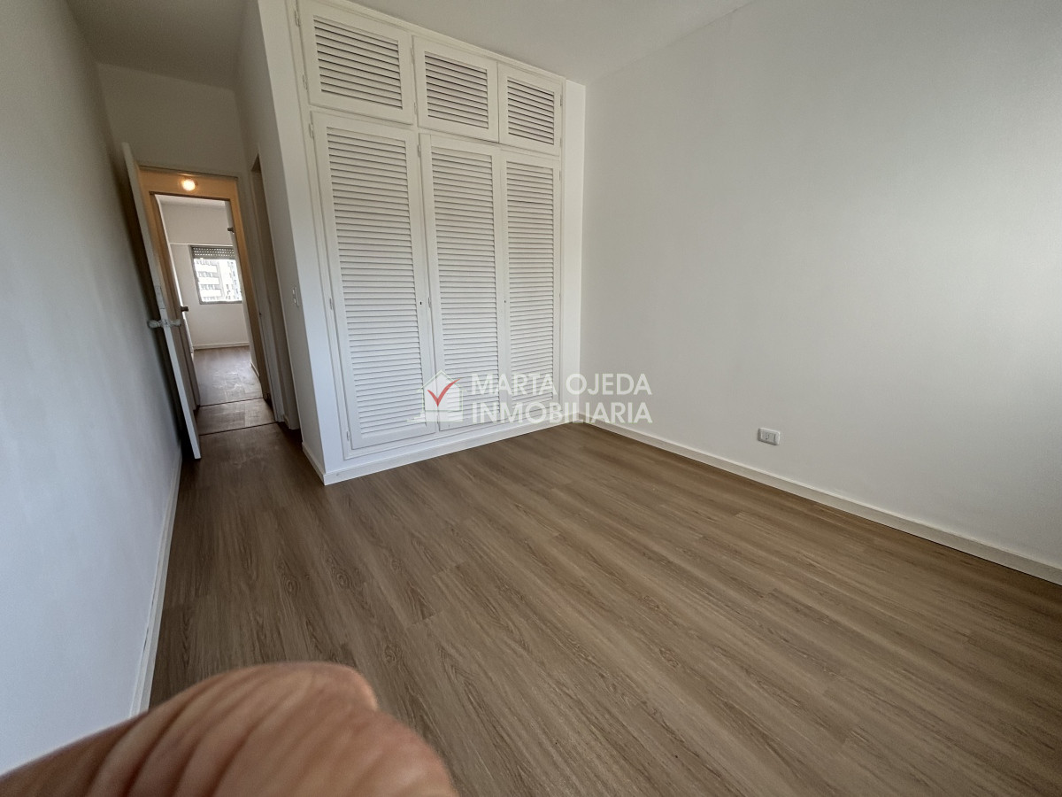Apartamento ID.40962 - VENTA TORRE ANTARES RECICLADO MUY BUENA ORIENTACION
