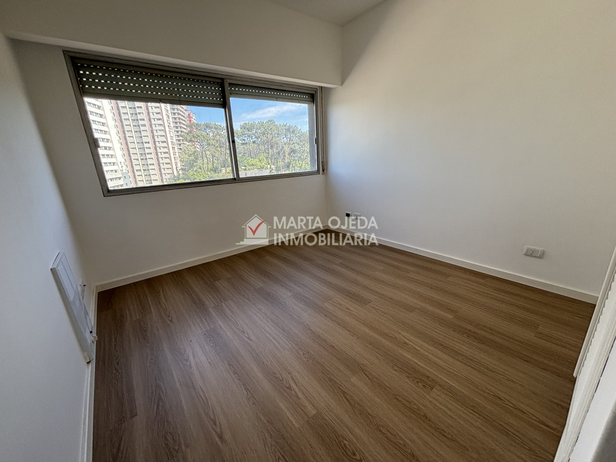 Apartamento ID.40962 - VENTA TORRE ANTARES RECICLADO MUY BUENA ORIENTACION
