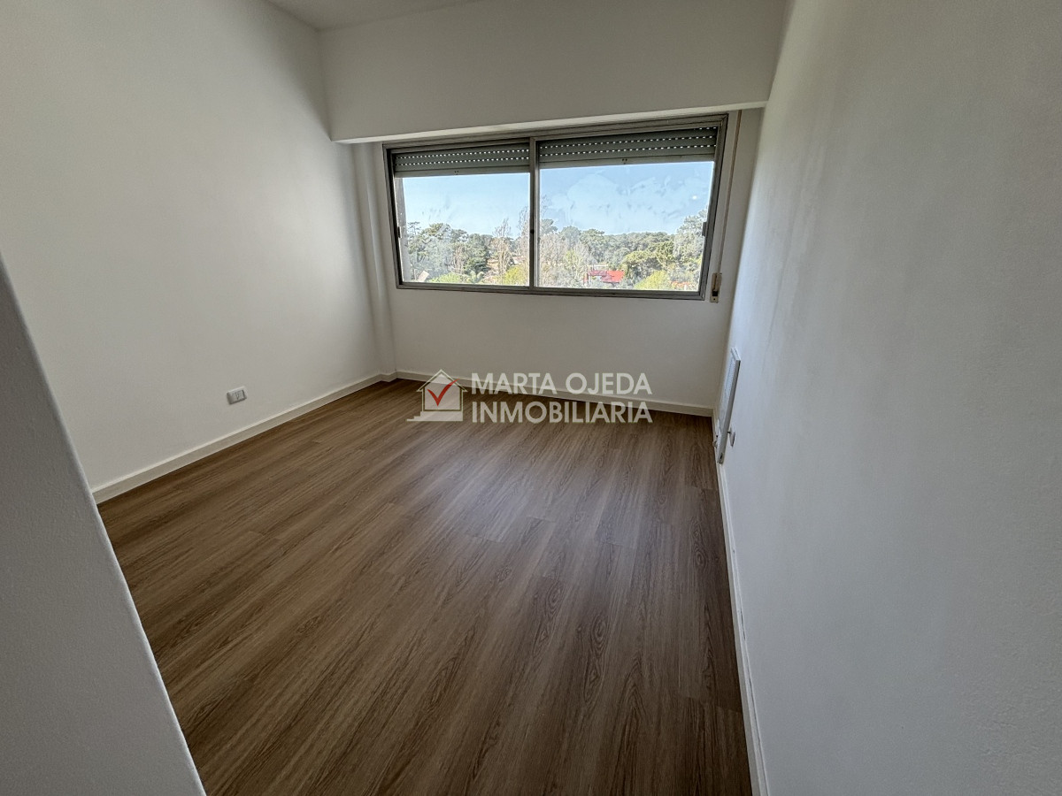 Apartamento ID.40962 - VENTA TORRE ANTARES RECICLADO MUY BUENA ORIENTACION