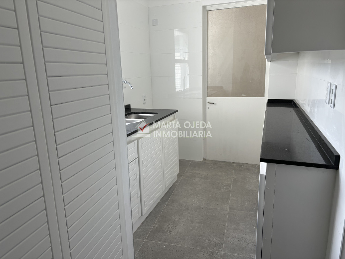 Apartamento ID.40962 - VENTA TORRE ANTARES RECICLADO MUY BUENA ORIENTACION