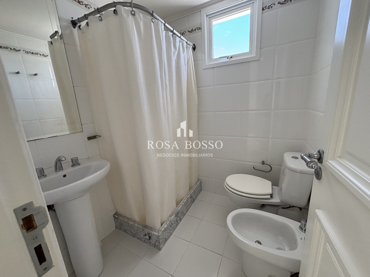 Apartamento ID.9382 -  venta y alquiler invierno mansa frente al mar tres suites y dependencias
