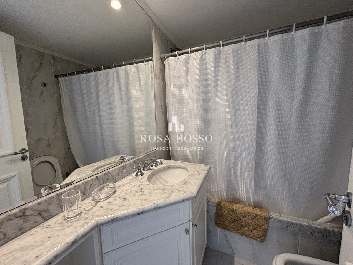 Apartamento ID.9382 -  venta y alquiler invierno mansa frente al mar tres suites y dependencias