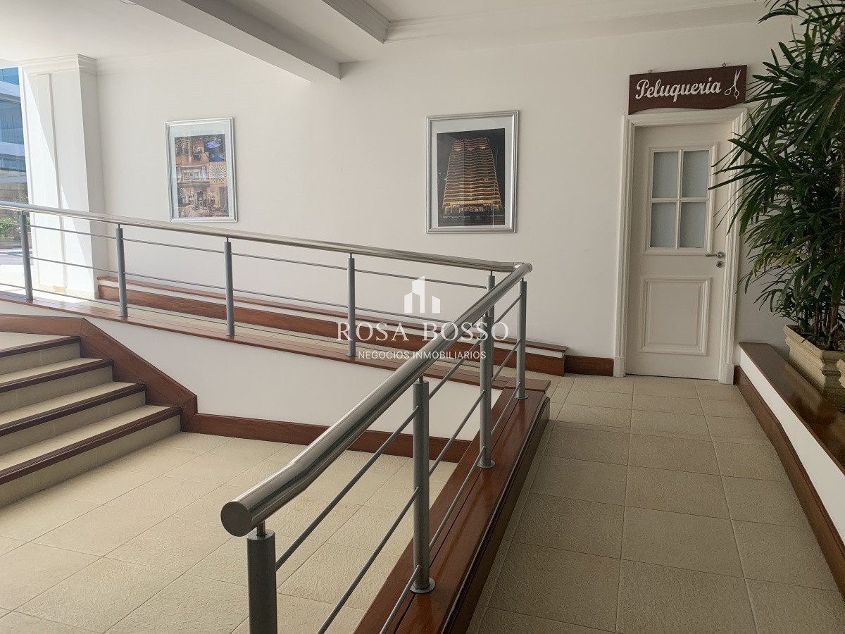 Apartamento ID.9382 -  venta y alquiler invierno mansa frente al mar tres suites y dependencias