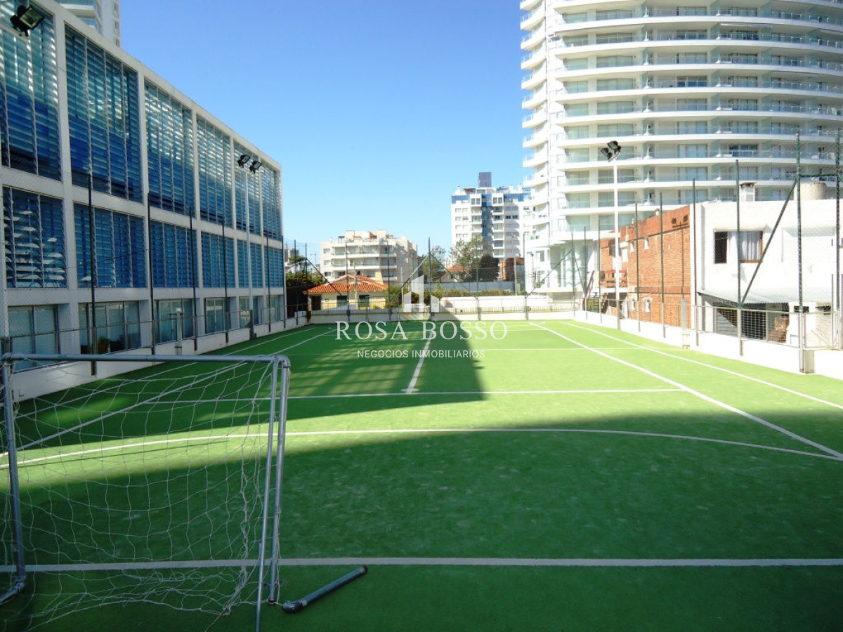 Apartamento ID.9382 -  venta y alquiler invierno mansa frente al mar tres suites y dependencias