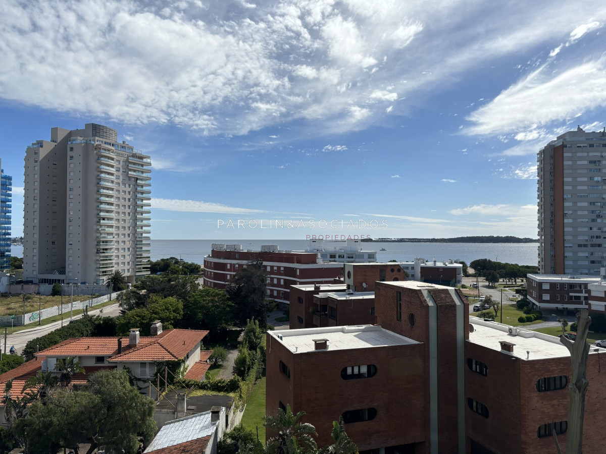Departamento en Venta de 2 dormitorios + dependencia, en Sunrise Tower, Punta del Este - JPA11630A