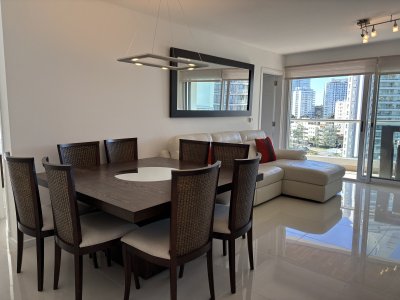 Apartamento en venta en Icon Tower, Punta del Este.