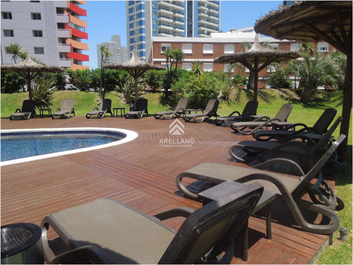 Apartamento ID.5842 - Venta - Av Chiverta todo sol y luz
