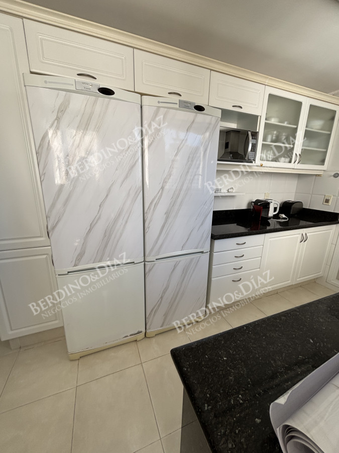 Apartamento ID.2722 -  venta y alquiler invierno mansa frente al mar tres suites y dependencias