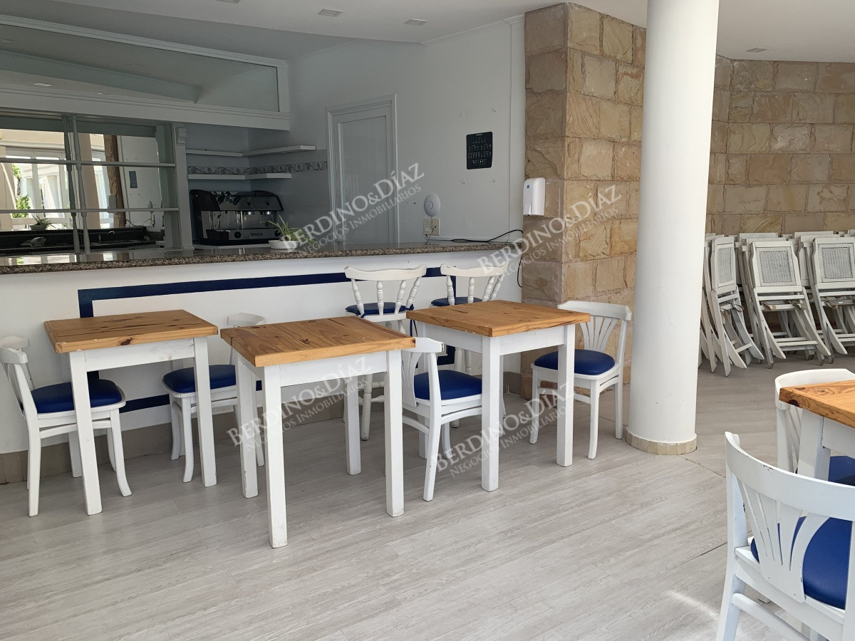 Apartamento ID.2722 -  venta y alquiler invierno mansa frente al mar tres suites y dependencias