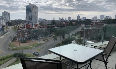 Venta - Parada 3 Mansa. Av. Chiverta casi a estrenar