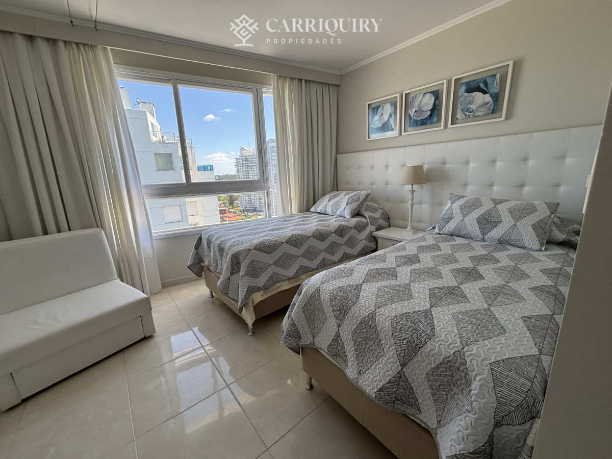 Apartamento ID.8497/Mansa-Parada-4 -  venta MILLENIUM TOWER mansa frente al mar tres suites y dependencias