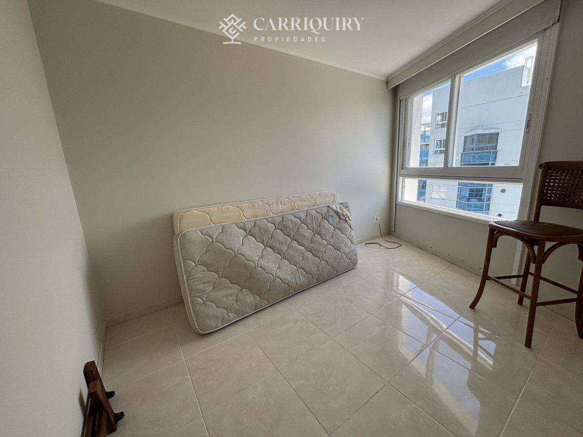 Apartamento ID.8497/Mansa-Parada-4 -  venta MILLENIUM TOWER mansa frente al mar tres suites y dependencias