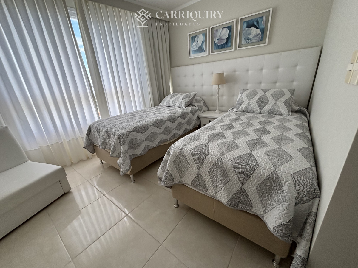 Apartamento ID.8497/Mansa-Parada-4 -  venta MILLENIUM TOWER mansa frente al mar tres suites y dependencias