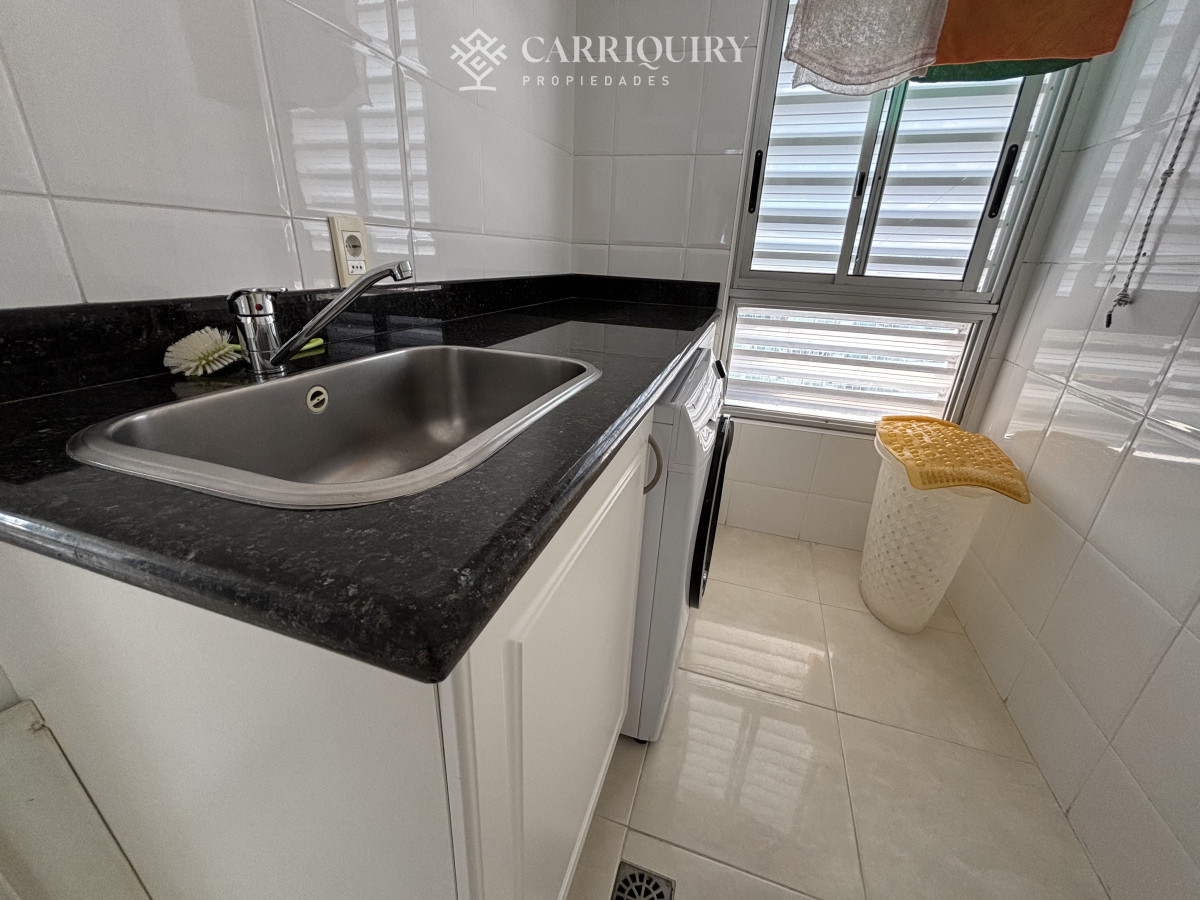 Apartamento ID.8497/Mansa-Parada-4 -  venta MILLENIUM TOWER mansa frente al mar tres suites y dependencias