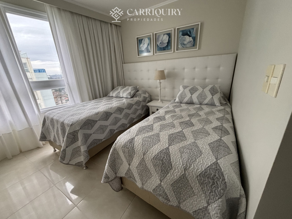 Apartamento ID.8497 -  venta MILLENIUM TOWER mansa frente al mar tres suites y dependencias