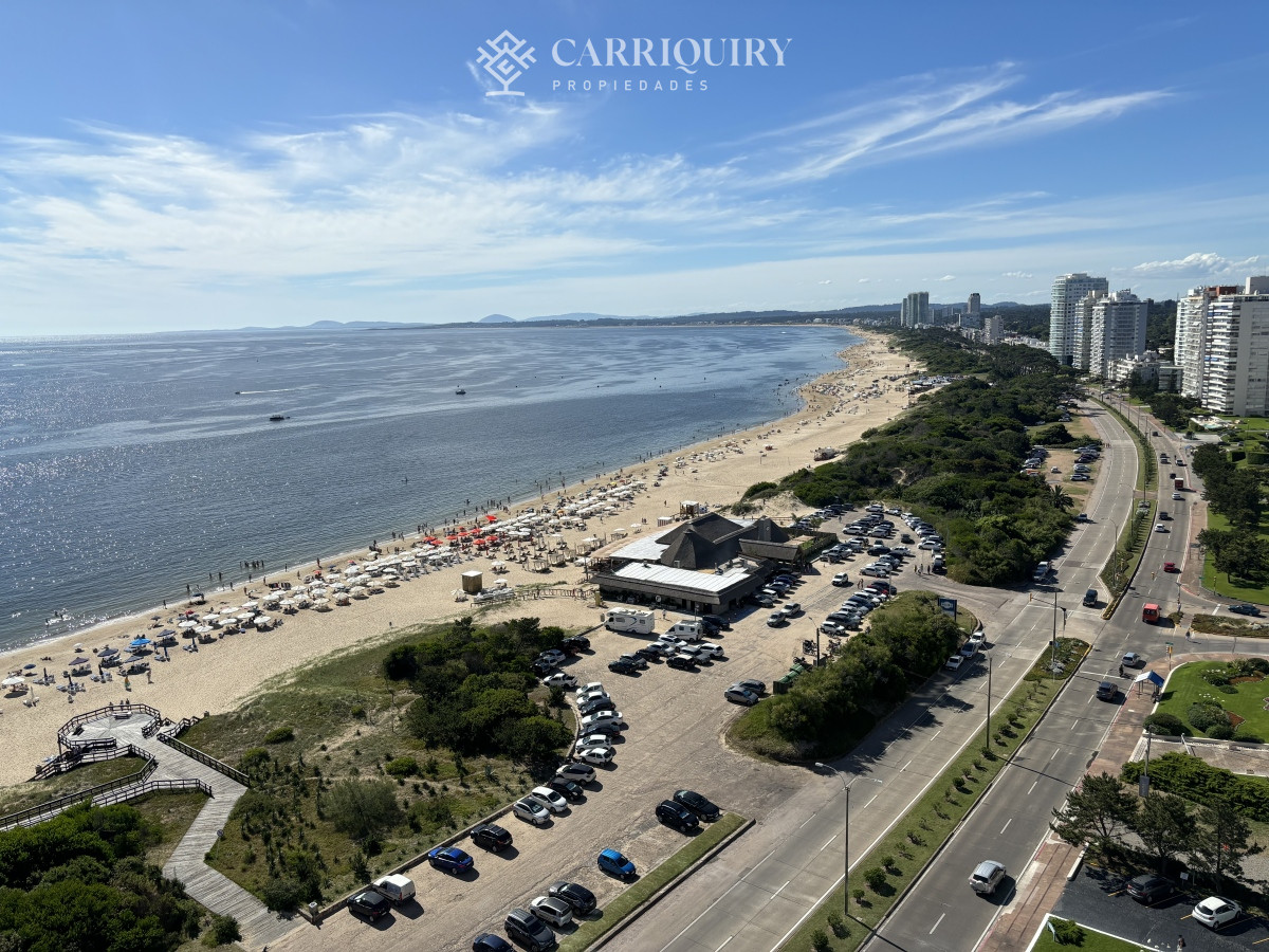 Apartamento ID.8497 -  venta MILLENIUM TOWER mansa frente al mar tres suites y dependencias
