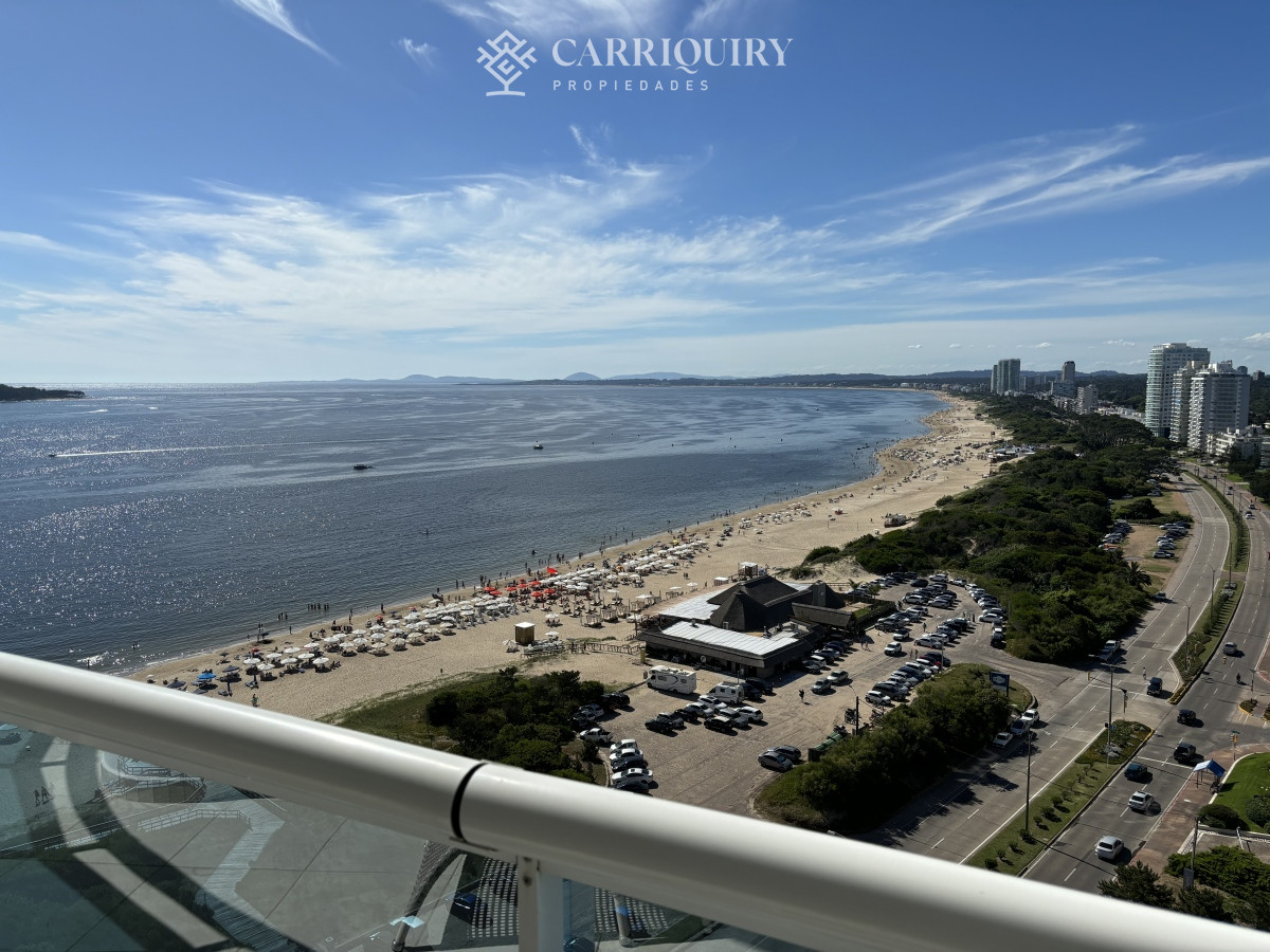 Apartamento ID.8497 -  venta MILLENIUM TOWER mansa frente al mar tres suites y dependencias