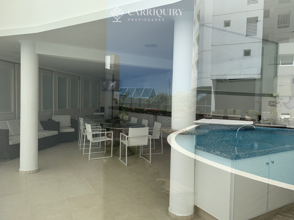 Apartamento ID.8497 -  venta MILLENIUM TOWER mansa frente al mar tres suites y dependencias
